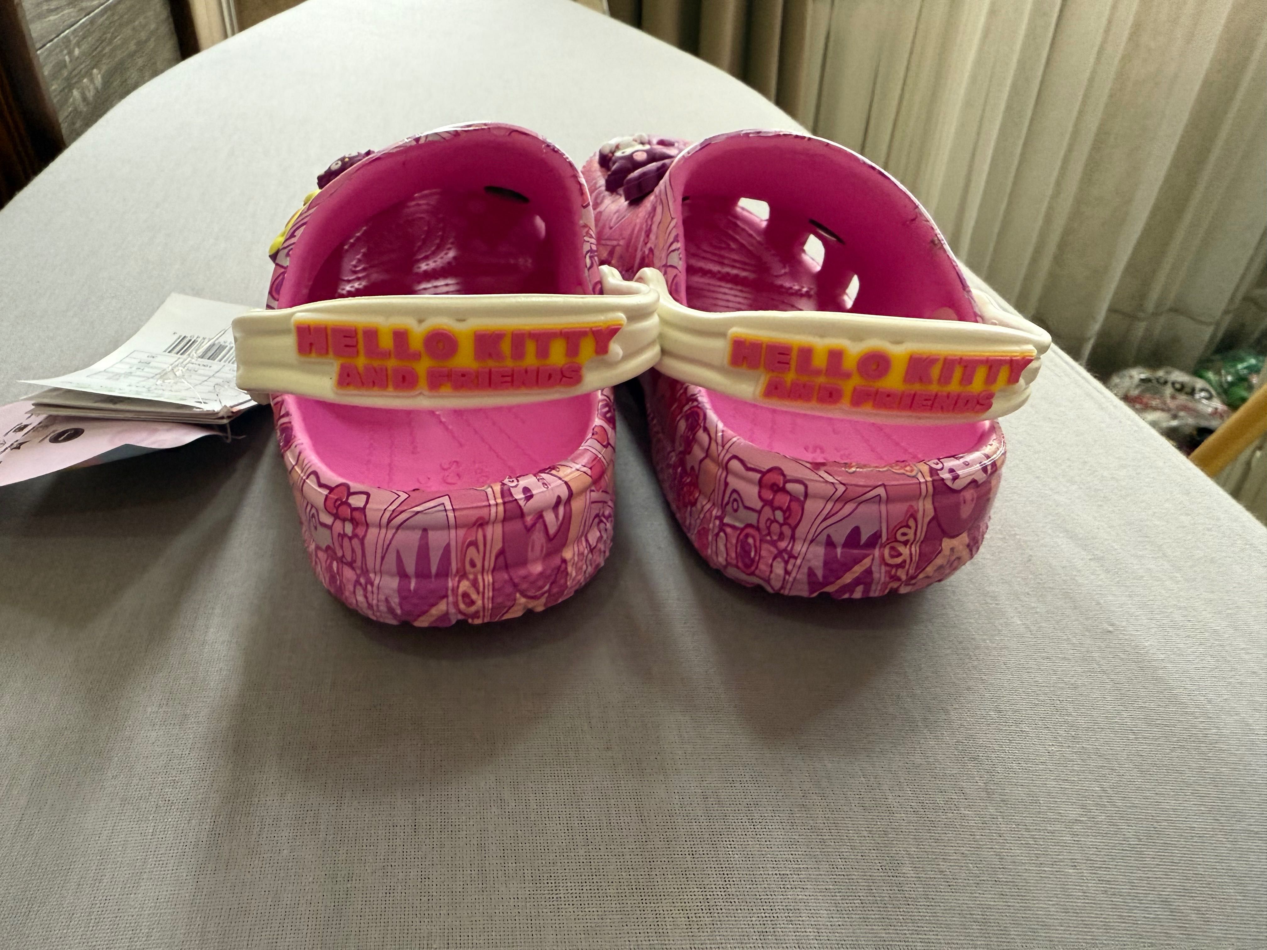 Яркие, красивые кроксы crocs Hello Kitty для девочек