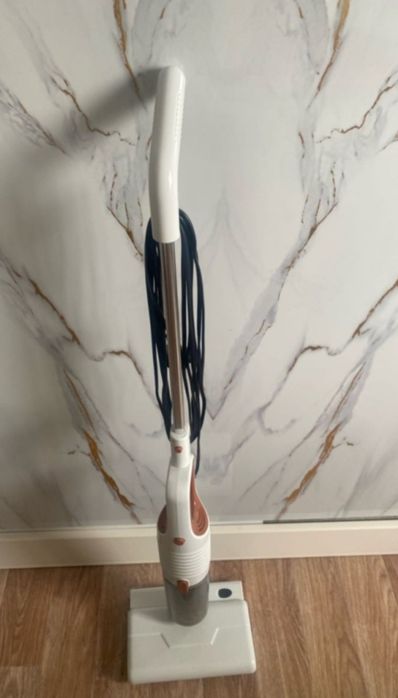 Пылесос вертикальный