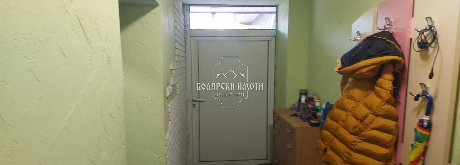 Панорамен етаж от къща в Център