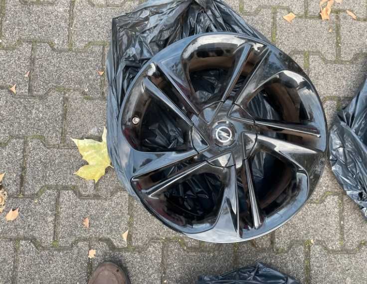 Opel Corsa E джанти 5X100 17-ки ET44 +TPMS