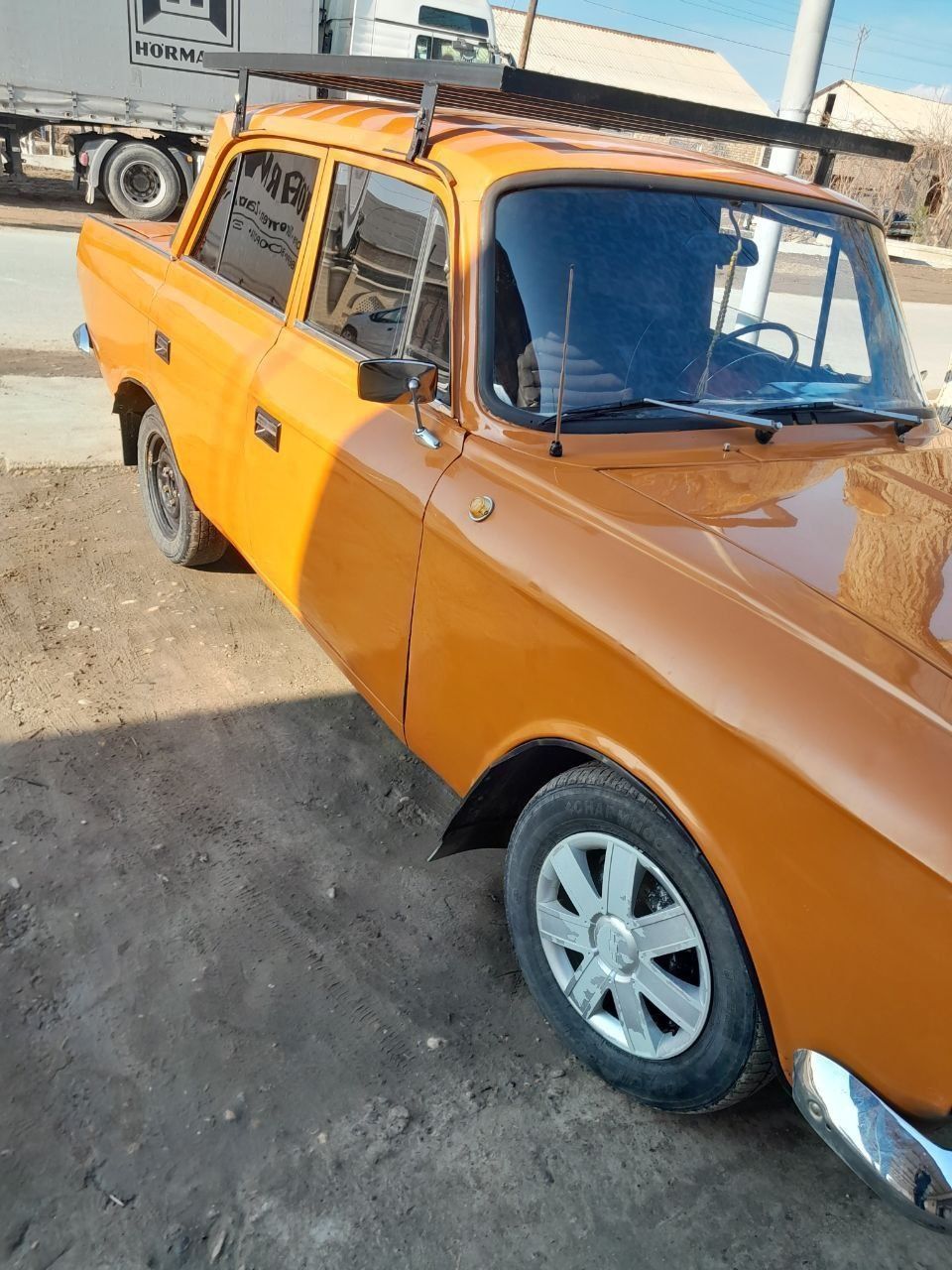 Moskvich sotiladi motor zur metani bor