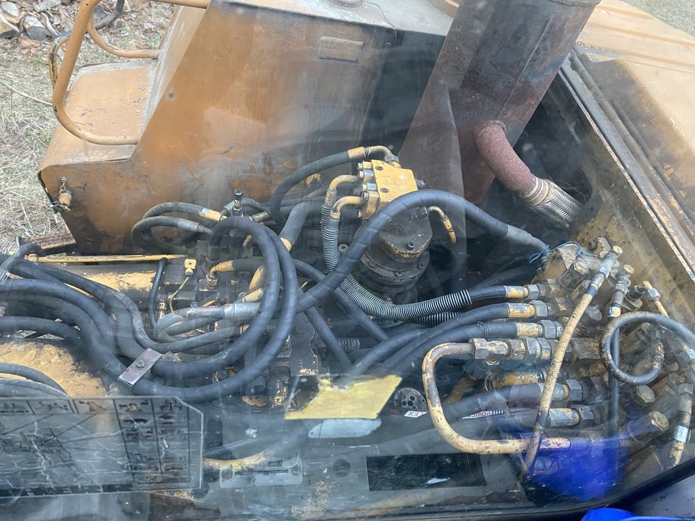 Excavator pe roti