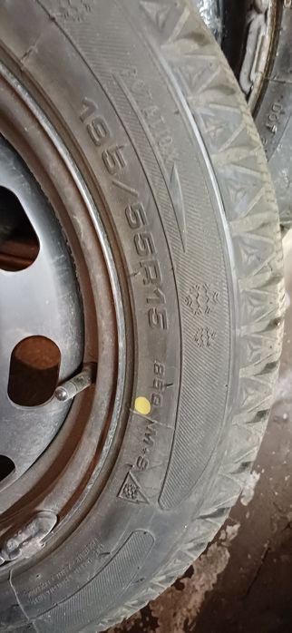 Продавам зимни гуми с джанти