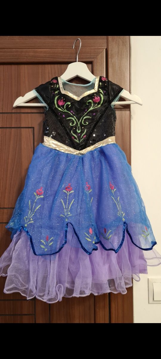 Хелоуин рокличка на Анна от Замръзналото кралство