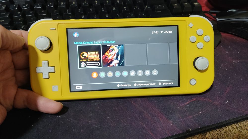 Switch lite в отличном состоянии с кучей игр