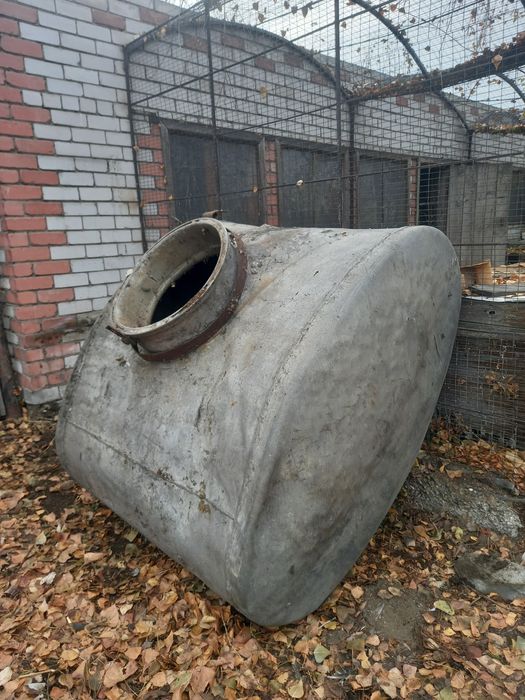 Продам бочки в количестве 2 штуки