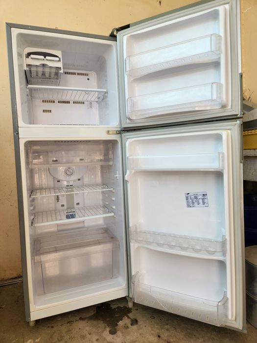 SAMSUNG RT2ASDTS объем 197 л.