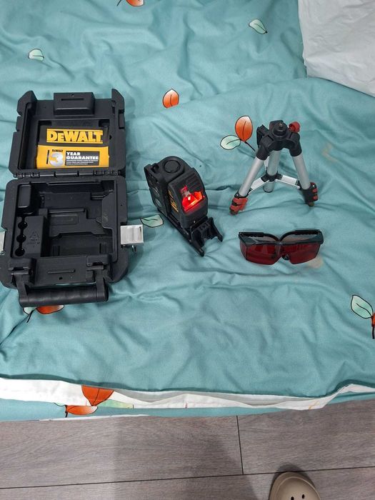 Vand laser constructii Dewalt dw088 + accesorii