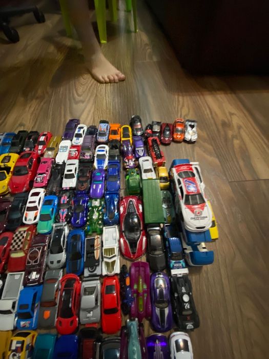 100 masinute hotwheels si alte firme