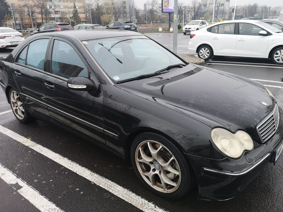 Mercedes C220 an 2003 cutie automată