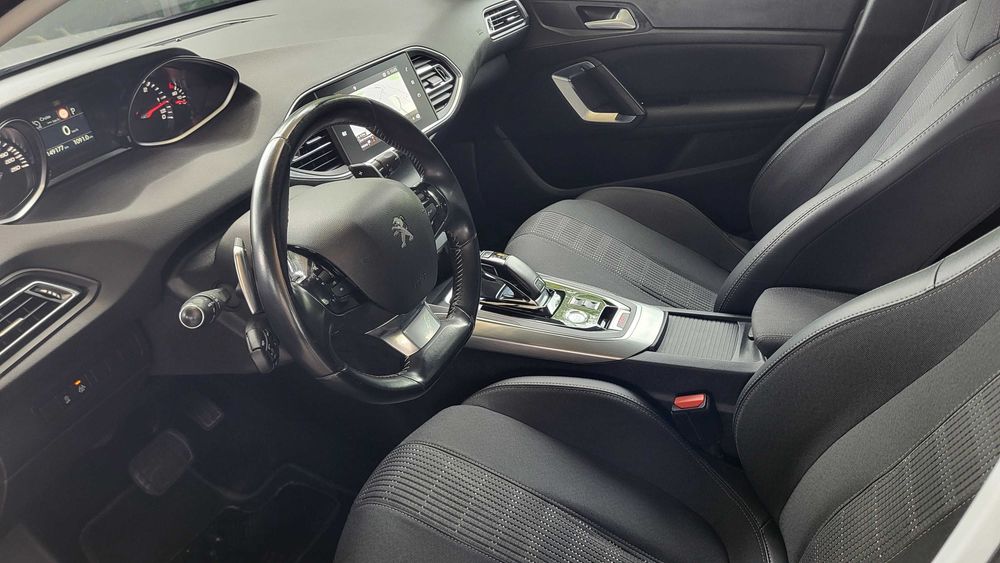 Vand Peugeot 308 diesel an 2020 hatch automata Allure