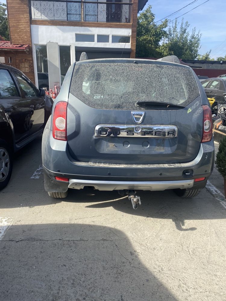 Ușă stânga față Dacia Duster 2014