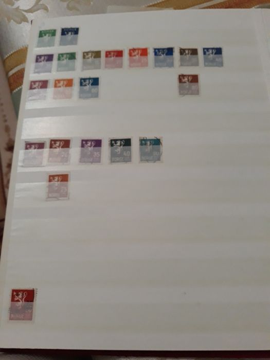 Vand clasor cu timbre.