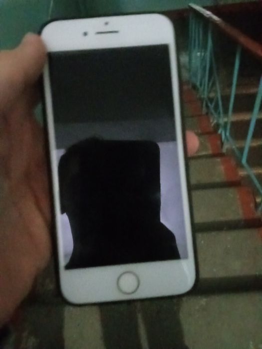 Продам iPhone 6 в хорошем состоянии
