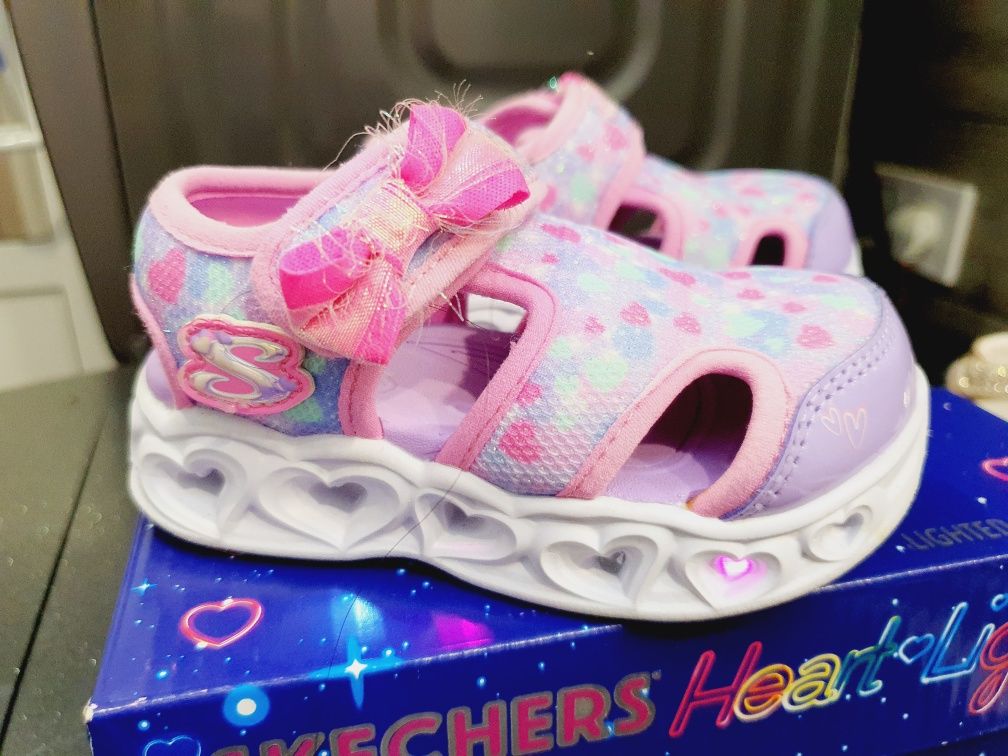 Сандали SKECHERS със светеща подметка