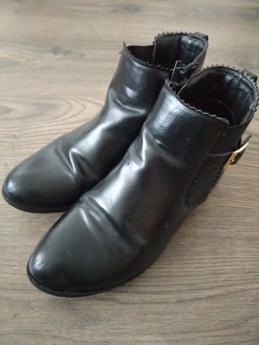 Botine, ghete din piele captusita, marimea 36