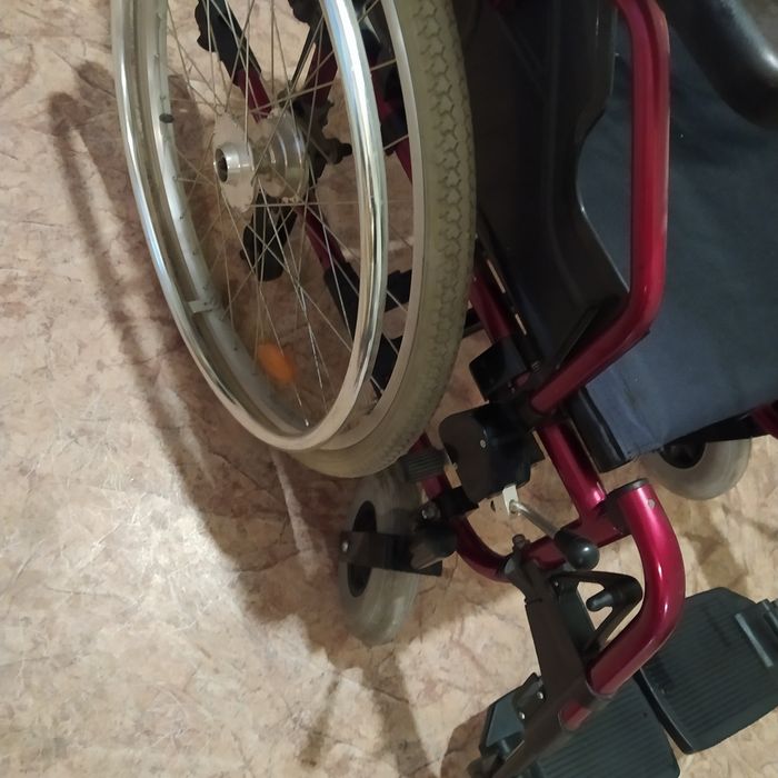 Продаю инвалидную коляску трансформер