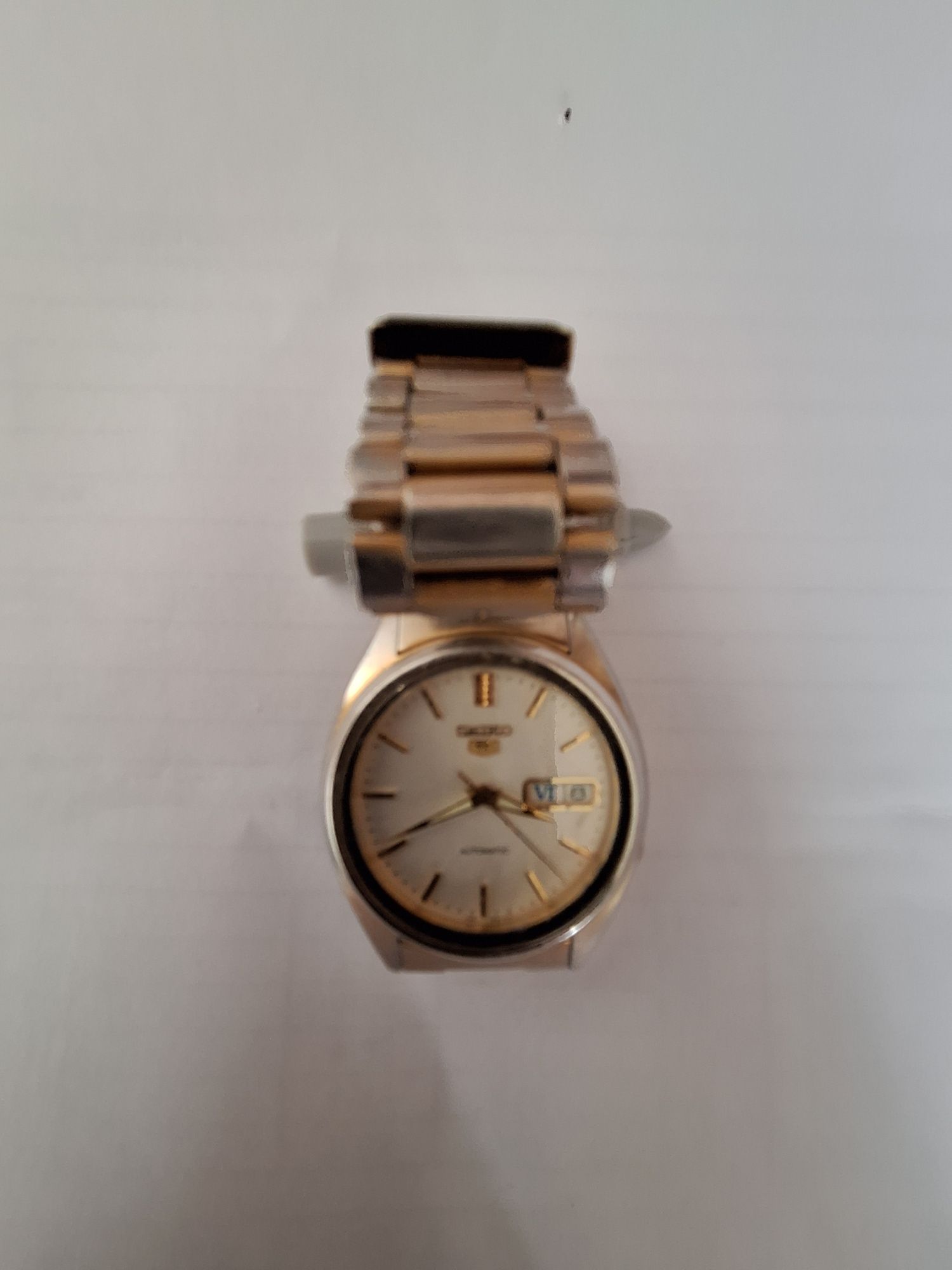 Продавам оригинален ръчен часовник "SEIKO 5".