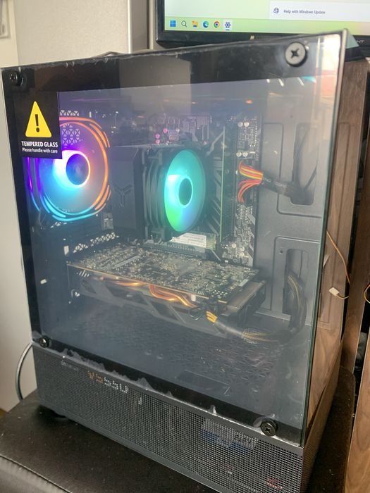 Unitate Gaming Procesor AMD Ryzen 5 2600 12core 4ghz 16 gb ddr4 RX 580