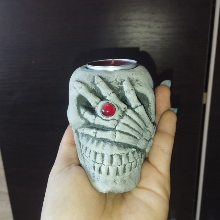 Vând cranii decorative