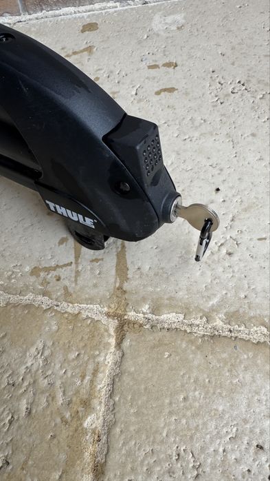 Suport auto pentru schiuri