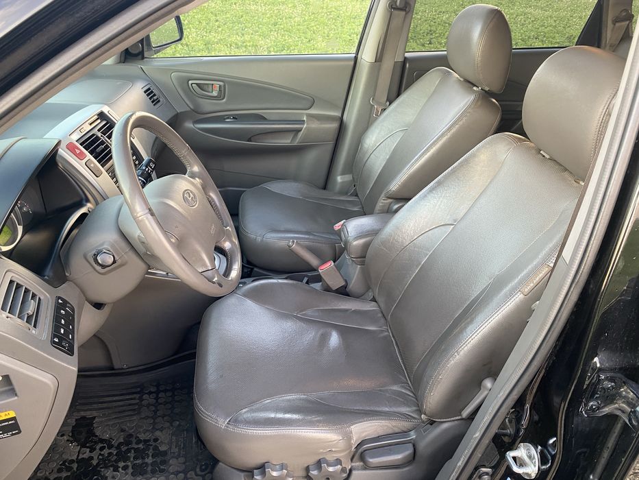 Hyundai Tucson 2.0 diesel 4x4 140cp Piele perforata / Trapa / Climă