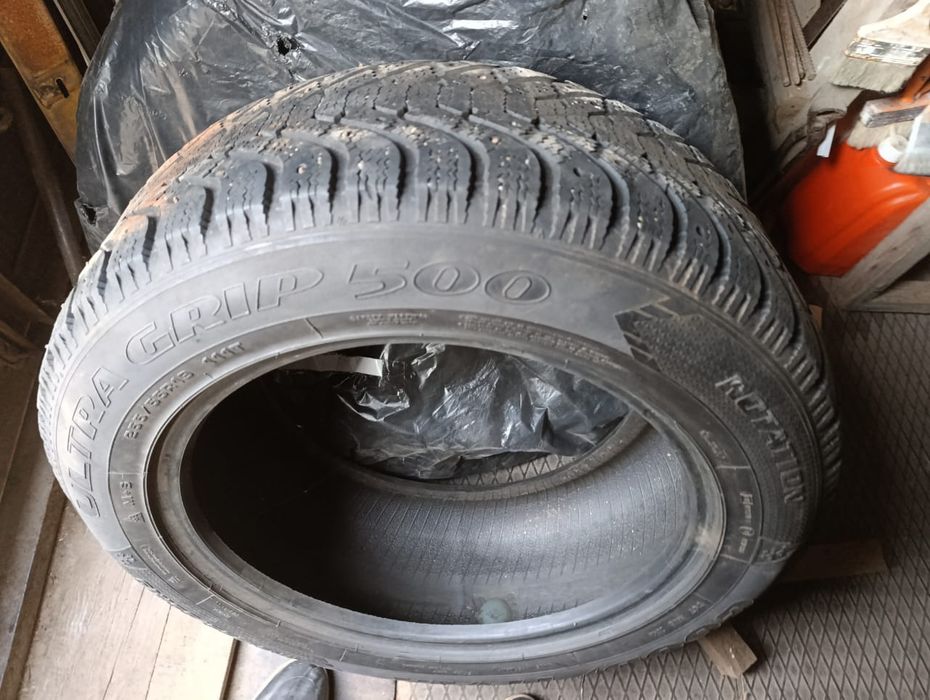 Резина зимняя шипованная 2шт б/у