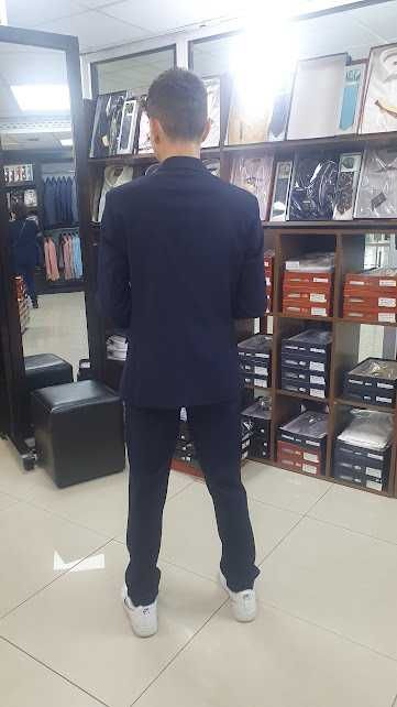 Costum negru, mărimea 44