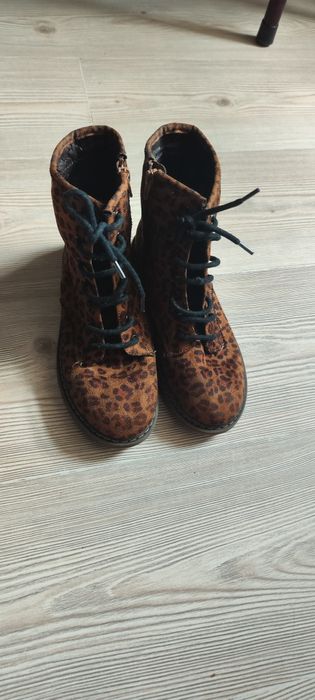 Ghetuțe stil leopard