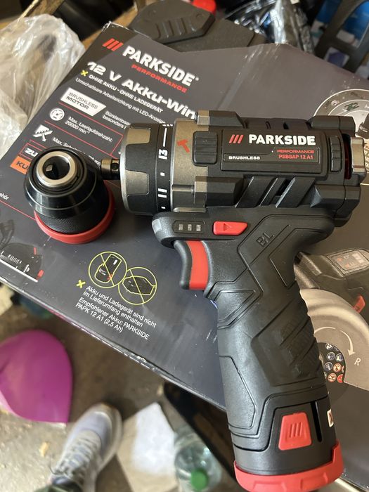 Autofiletanta cu percutie 12v si impact si cadou o trusa de burghie