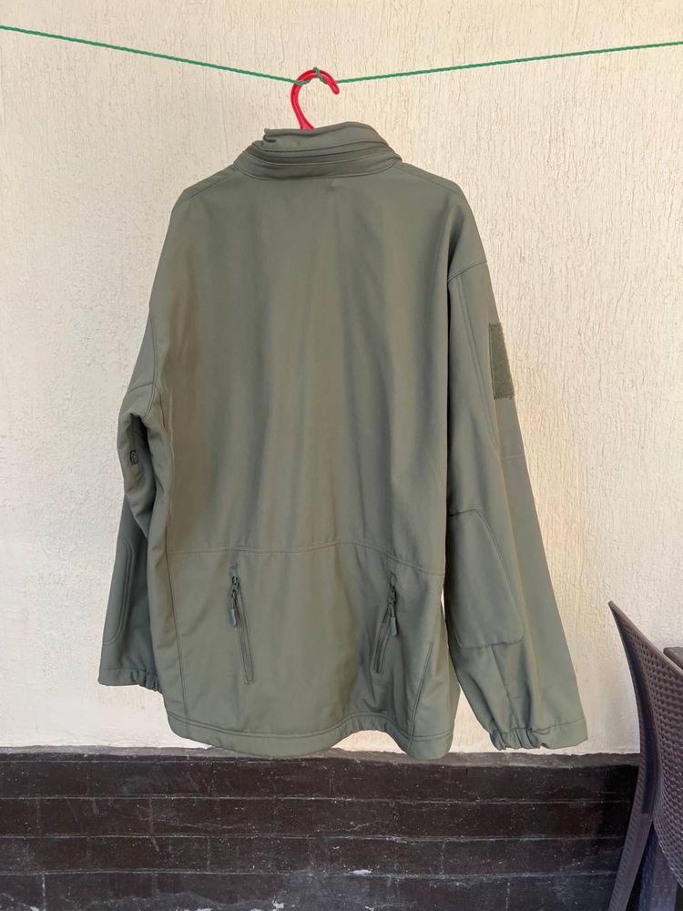 Kurtka xolati yaxshi 2,3 martta kiyilgan xitoyniki razmer 2 xl