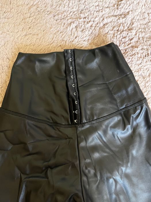 Pantaloni Negri de Piele neutilizati