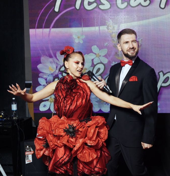 Ведущий мероприятий / тамада