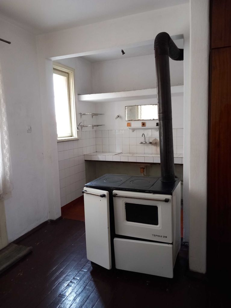 Продава се Етаж от къща в Кюстендил, Герена - 63 кв.м за 632 €/кв.м - Снимка #2