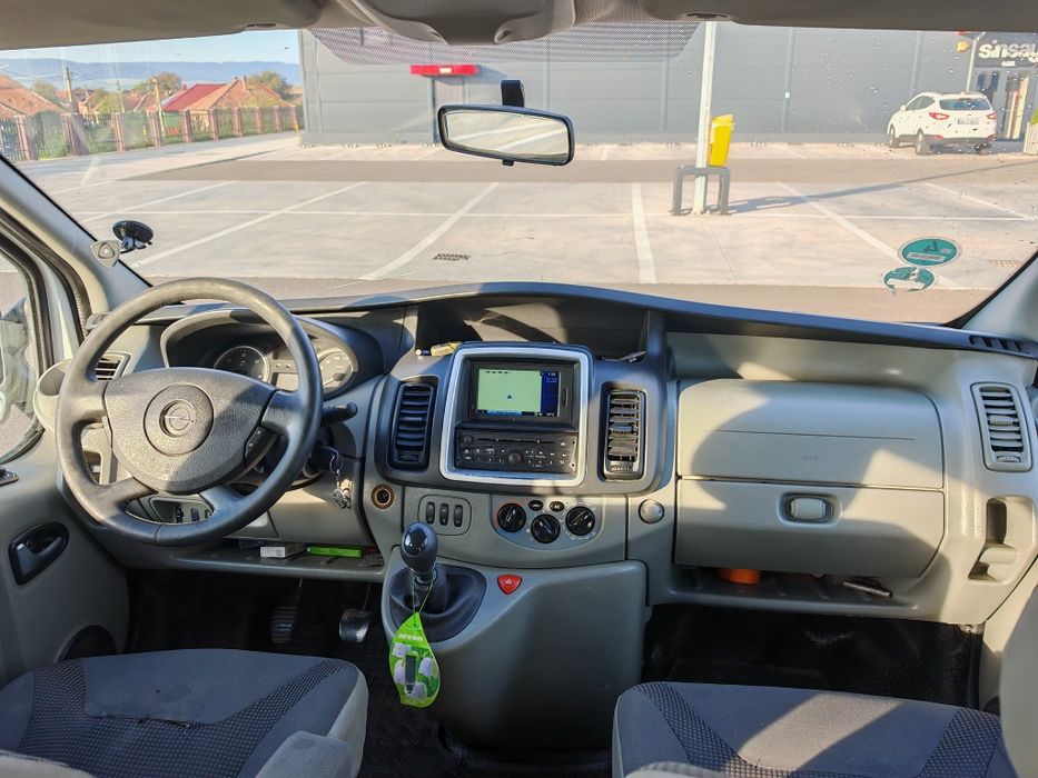 Vând Opel Vivaro 2.5 CDTI 150 CP
