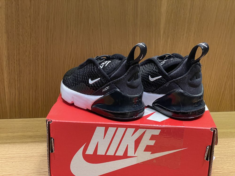 Бебешки маратонки Nike Air Max 270