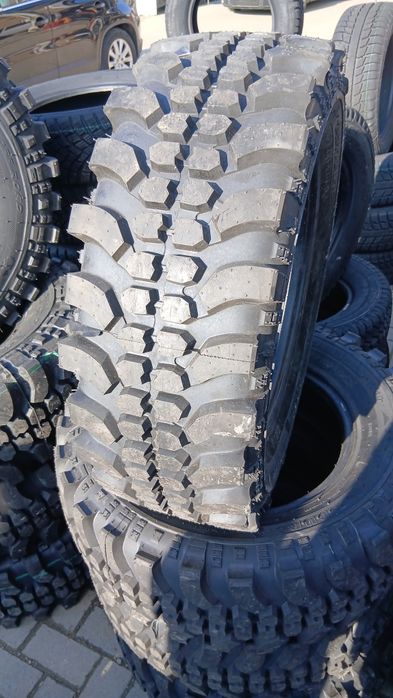 Anvelope pentru Jeep uri 250 RON bucata