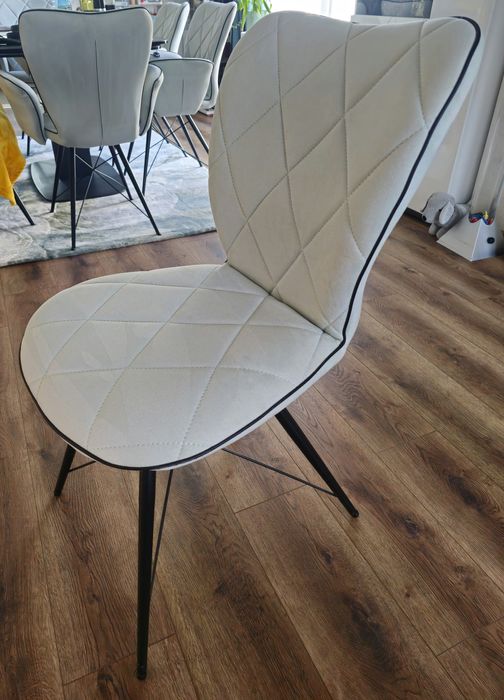 Столове и пейка в цвят мента