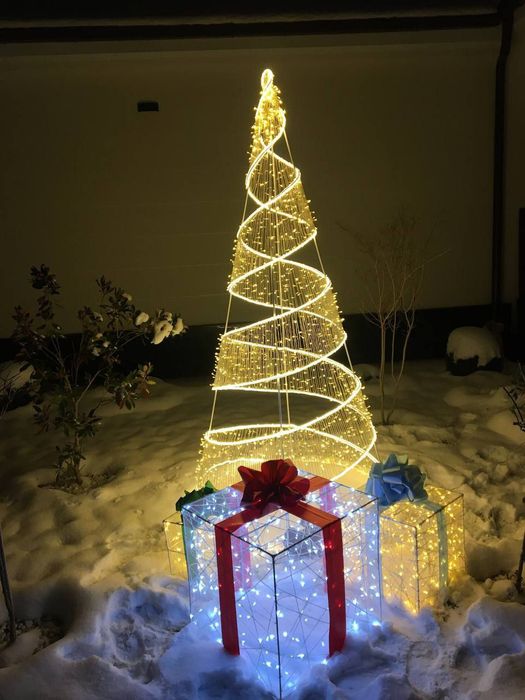 Новогоднее освещение, подсветка зданий магазинов домов офисов