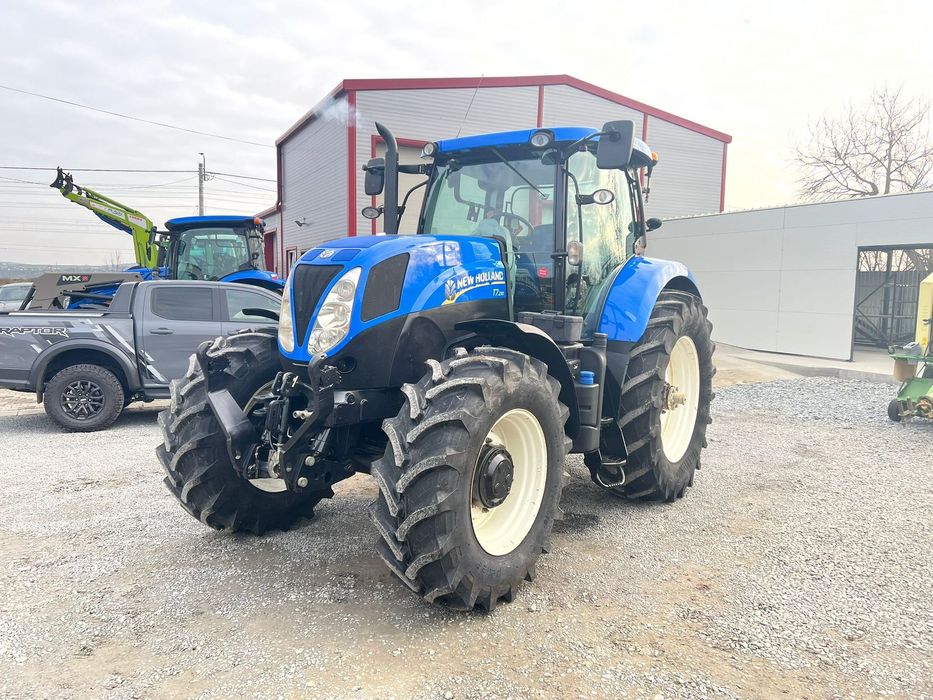 New Holland T7.210 Tractor 4x4 / An 2013 / 200CP