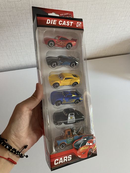 Колички, автовоз, куфарче, писта, паркинг, Макуин, McQueen, Cars