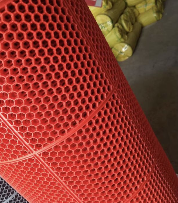 Коврик в рулоне от 30 см для бассейна и прихожки