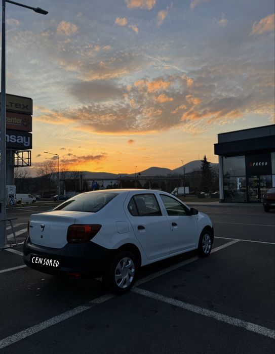 Vând dacia logan