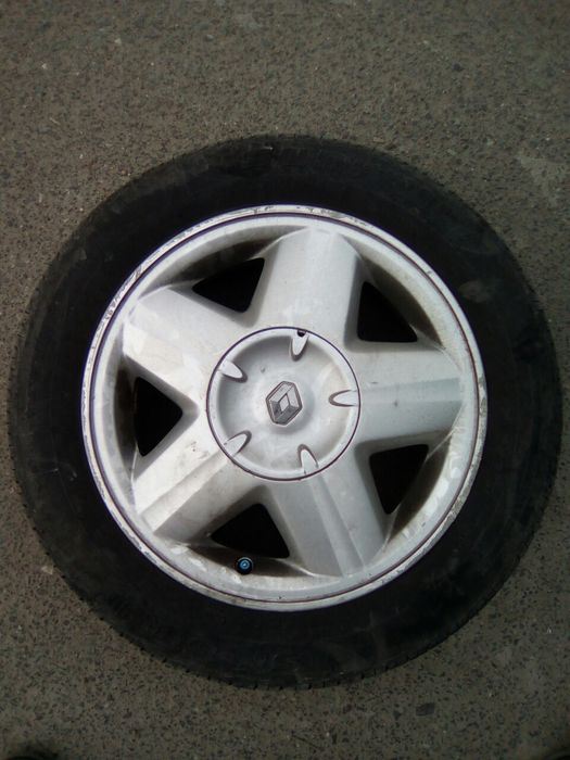 Roti: 4 Jante MAM 14" Germany / 4 Jante Renault 14" France.