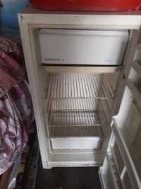 Холодилник сотилади