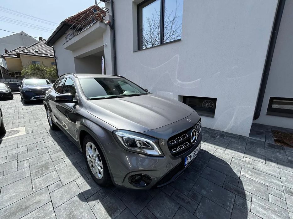Mercedes-Benz GLA Mercedes GLA 220 4MATIC