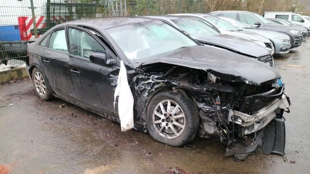 Masini vechi,lovite,abandonate