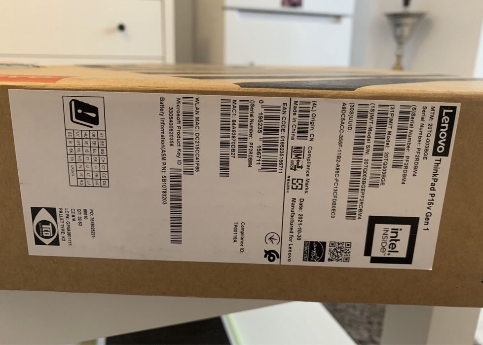 Vând/Schimb Workstation Lenovo ThinkPad P15v 20TQ003BGE