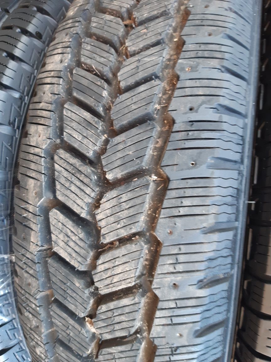 Una anvelopă 195/75r16c iarnă marca Goodyear, preț 250 lei