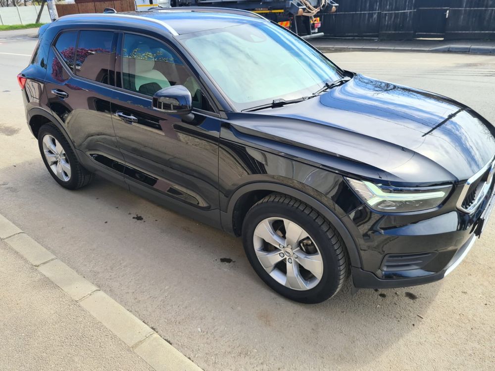 Vând Volvo xc40 2019